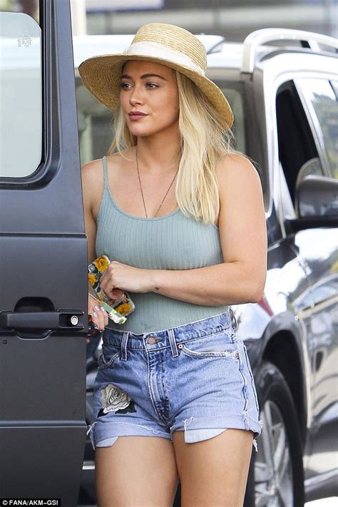 Braless Hilary Duff Showing Off Big Tits And Hard Niples In Tight Tank Top In La Amalito