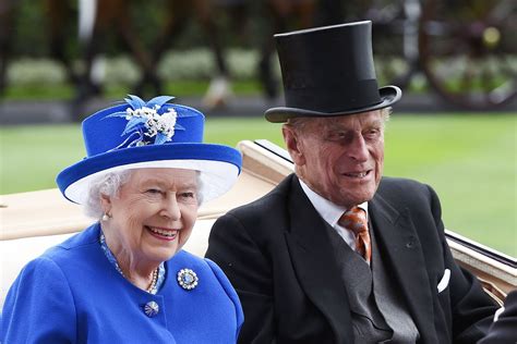 Queen elizabeth and her husband prince philip celebrated their 67th wedding anniversary (ap photo). How Queen Elizabeth II and Prince Philip Are Distantly ...