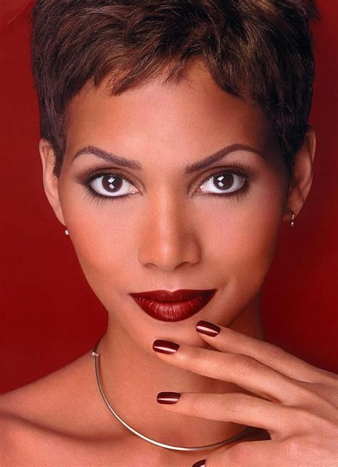 Halle berry short hairstyles images ideas | top guide hairstyle 2016. Short haircut: Halle Berry is ultra sexy with short hair ...