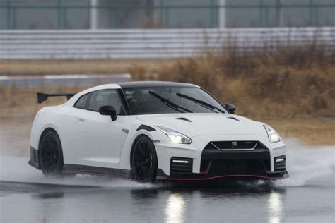 Nissan Gt R Out Of Production For Europe Due To Noise Techzle