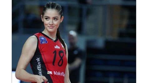Potret Zehra Gunes Atlet Voli Cantik Asal Turki Yang Curi Perhatian Di Olimpiade Tokyo