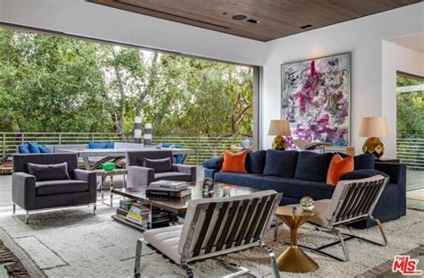 Последние твиты от chelsea handler (@chelseahandler). Chelsea Handler Hefts Bel Air Oasis Onto the Market With ...