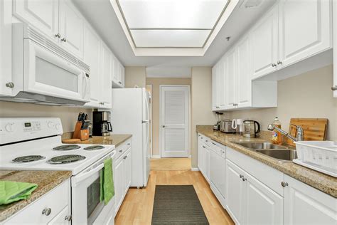Equipped Kitchen For Students In California Kitchen Furnished