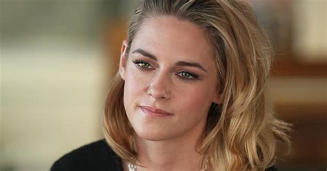 Kristen Stewart Says She Couldnt Stop Crying The First Time She