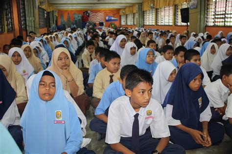 Teks pengacara majlis restu ilmu spm 2014. SK Pasir Hor: MAJLIS RESTU ILMU UPSR 2011