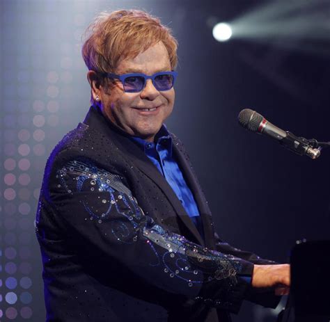 Dwight teamed up with lyricist bernie taupin and changed his name to elton john (merging the names of saxophonist elton dean and long john baldry). Papa mit 65: Zweites Kind für Elton John und David Furnish ...