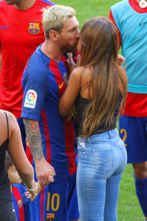 Lionel Messi Et Sa Femme Antonella Rocuzzo Match FC Barcelone Betis