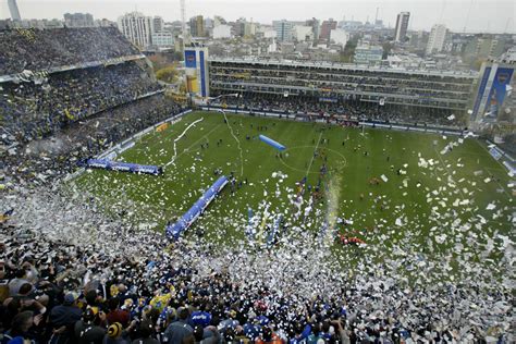 Boca juniors president daniel angelici has confirmed that the club is currently looking into the boca director juan carlos crespi later added that it is not the club's intention to demolish la bombonera. Yerba Mate: La Bombonera de Boca Juniors