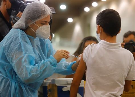 Crianças começam a receber segunda dose da CoronaVac em BH Novojornal