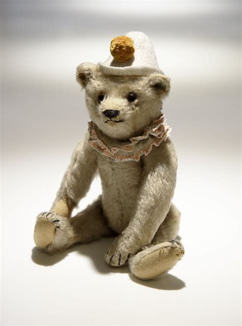 We're going on a bear hunt lampshaded, in contrast to the children's book on which it's based. Steiff teddy clown bear 1928. Brown tipped mohair ...