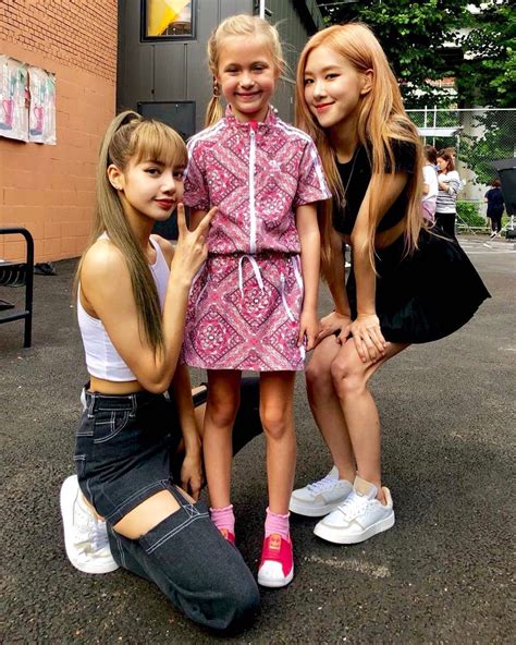August 25 Lisa And Rose Spotted Taking Picture With One Lisa Cupss