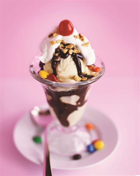 Ice Cream Sundaes And Toppings Recipes Junejuly 2018 Big Y Dig In The