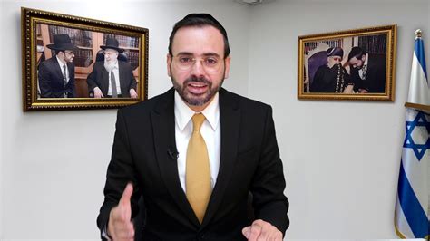 מצד אחד השמחה קשורה לגוף, לאכילה ולשתייה, לתחושת החומר. הרב אוריאל בוסו - פרשת ניצבים - YouTube