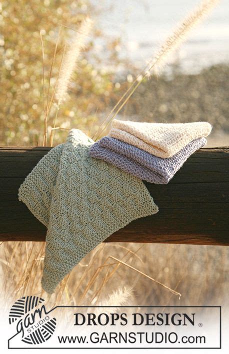 Knitted Drops Cloths With 3 Different Textured Patterns In Safran