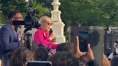 Elizabeth Warren Calls For Ending Filibuster At Supreme Court Protest Youtube