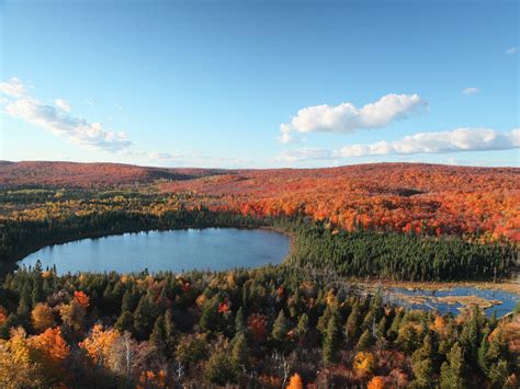 8 Must-See Fall Foliage Spots in the Midwest | En Route | US News