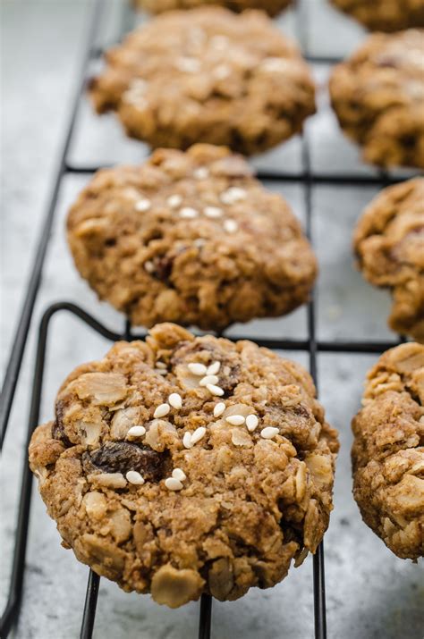 Get full nutrition facts and other common serving sizes of oatmeal with raisins dietetic cookie including 1 oz and 100 g. New Spin On An Old Favorite! Vegan and Gluten Free Tahini Oatmeal Raisin Cookies | Plant Based ...