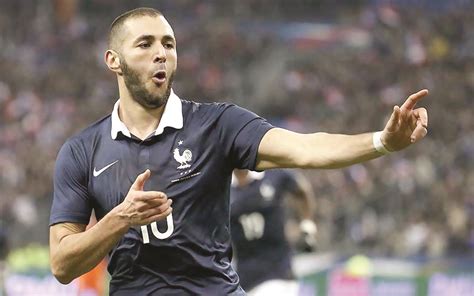 السبت ٢٦ / يونيو / ٢٠٢١. بنزيمة يتهم ديشان بـالرضـــوخ لضــغــط العنصــريين فــي ...