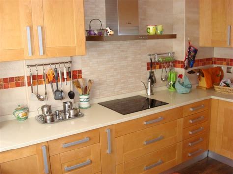 Expertos en muebles de cocinas. #diseño de #cocinas Diseño de cocinas en Valdemoro madera ...