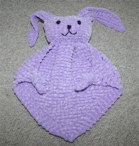 Photo above © lion brand yarn. Sarah's Craft Closet