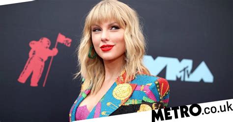 Taylor Swift Named Artist Of The Decade At Amas And We Should All Bow