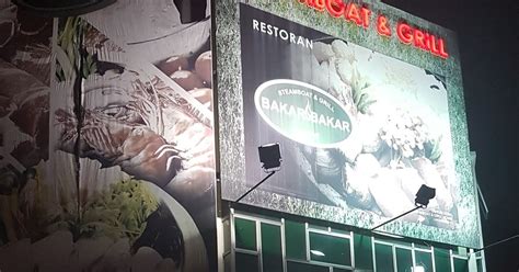 Teringat yang ben ashaari pernah cerita blog dia kata asap steamboat & grill dah buka cawangan baru kat bangi…haaa cantikkk! WANDERLUST DJ: Bakar Bakar Steamboat & Grill House, Bandar ...