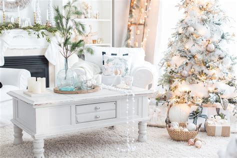 Elle decoration uk is the authority on style and design, elle decoration showcases the world's most beautiful homes, offers style and decoration advice and makes good design accessible to. Luxury Christmas Decorations You Should be Using