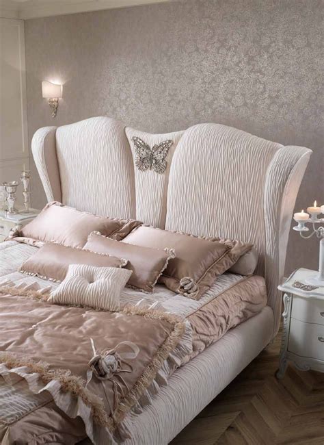 Master sets come in groups of four or five pieces in either king or queen sizes. Master bedroom (bedroom set) Boheme, Piermaria - Luxury furniture MR