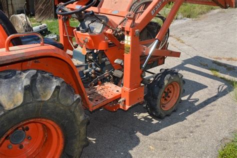 Kubota Bf350 A Front Loader On A B2150 Tractor Ebth