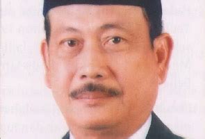 Bekas naib presiden umno itu berkata, kekalahan empat menteri besar dan. Bekas Ketua Menteri Melaka Abu Zahar Ithnin meninggal ...