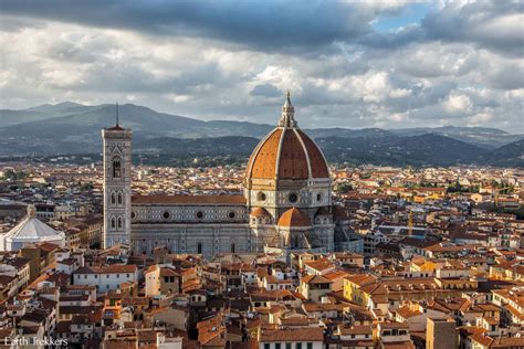 Taller (by far) than the buildings surrounding it, one can almost see the entirety of the city. 20 Best Places to Visit in Italy (+ Map & Photos) | Earth ...