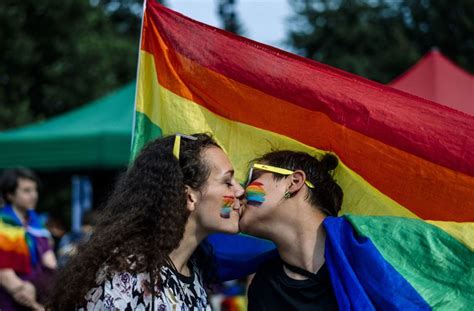 Gay Pride Paraden Tausende Schwule Und Lesben Demonstrieren Für Ihre Rechte Panorama