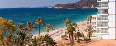 Playa Den Bossa Ibiza La Guida Alla Spiaggia Feste E Locali