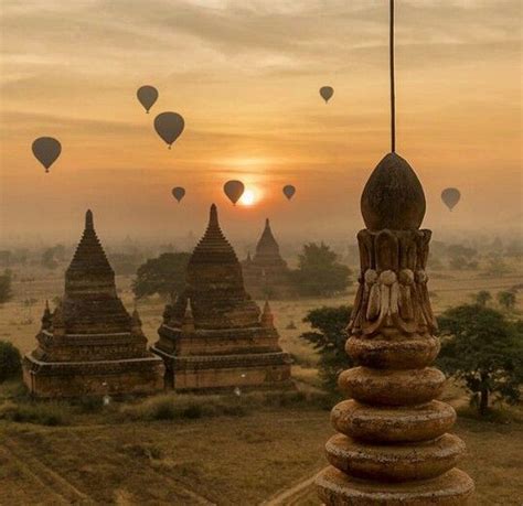 Baganmyanmarbeautiful Hot Air Balloon Buddhist Pagoda Hot Air