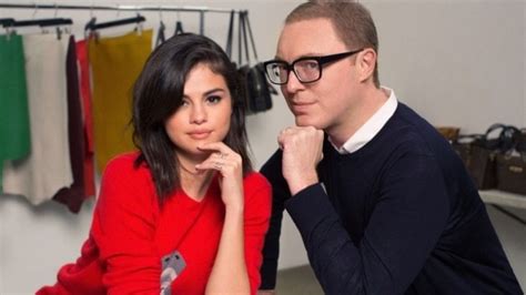 Selena Gomez Manda Indireta A Stefano Gabbana Que A Chamou De Feia