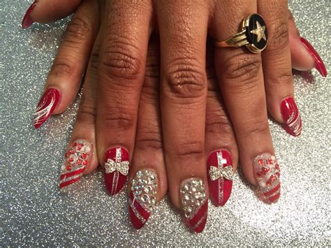 Sparkling Christmas Presents Nail Art Design By Top Nails Clarksville