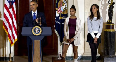 aide who scolded obama daughters resigns inquirer news