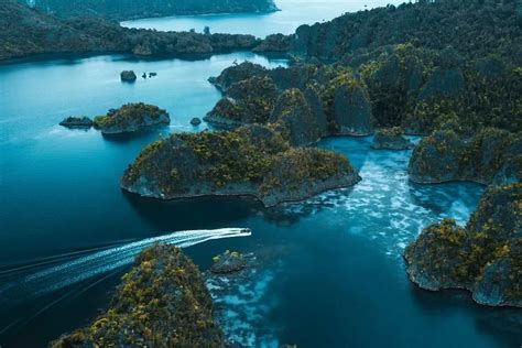 7 Tujuan Wisata Yang Wajib Dikunjungi Saat Di Papua Yang Terakhir