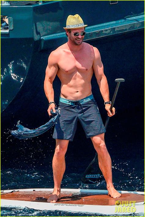 Photo Chris Hemsworth Shirtless Photos 03 Photo 4962951 Just Jared