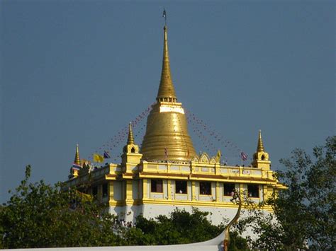 Check the wat saket temple´s official webpage for more information and. Golden Mountain | Temple in Bangkok. | Juan Carlos Daille ...