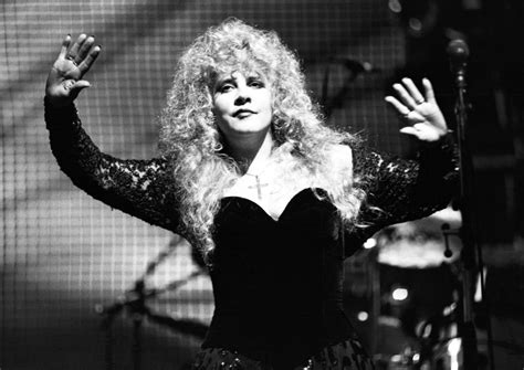 stevie nicks euphoric cover of “silent night” will surely give you goosebumps…