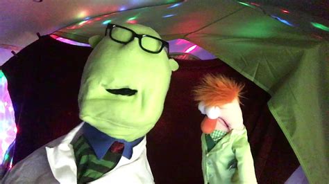 Bunsen Honeydew And Beaker Sing I Got You Babe Youtube