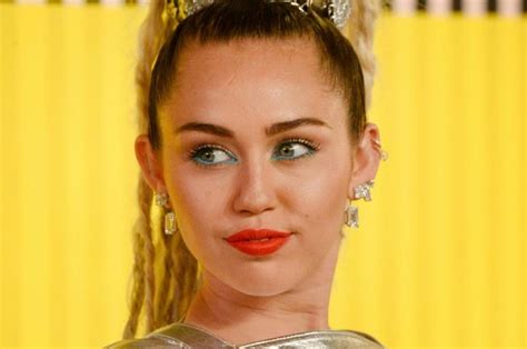 Miley Cyrus Flaming Lips Plan Nude Concert
