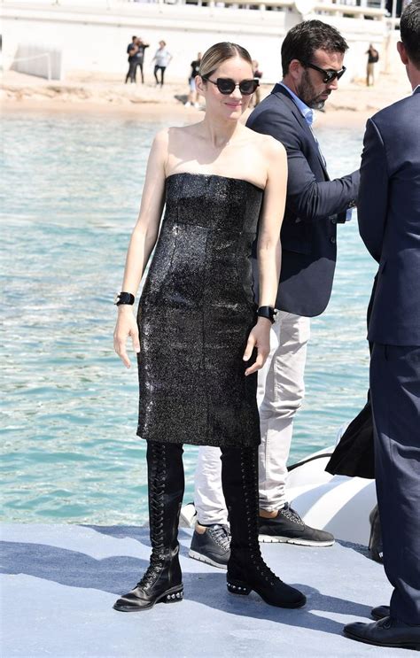Marion Cotillard Breaks The Red Carpet Rules Like A Badass At The