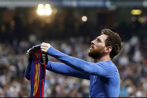 Watch Barcelonas Lionel Messi Nets El Clásico Game Winner For 500th