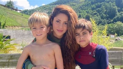 Fotos Así Han Crecido Los Hijos De Shakira Ahora Toman Clases De Surf