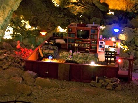 You Must See The Unbelievable Grand Canyon Caverns Room