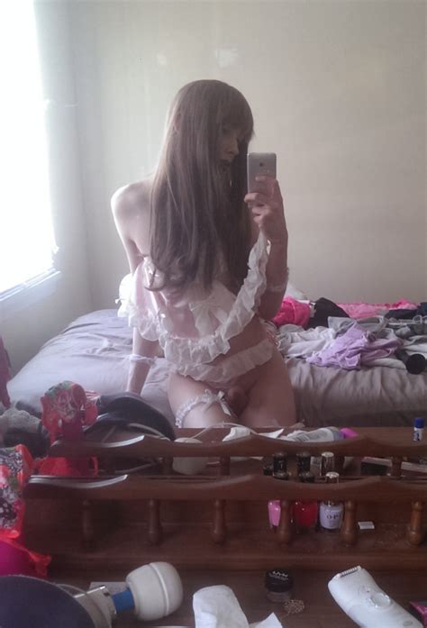 Crossdressing And Nudes