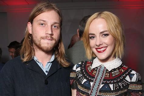 Hunger Games Actress Jena Malone Is Engaged To Ethan Delorenzo And