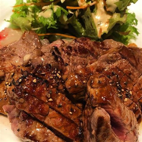 ステーキ、ペロリ😋 鉄板dining Griddleforce 逸楽 鉄板焼き ステーキ Steak 肉 🍖サラダ 🥗